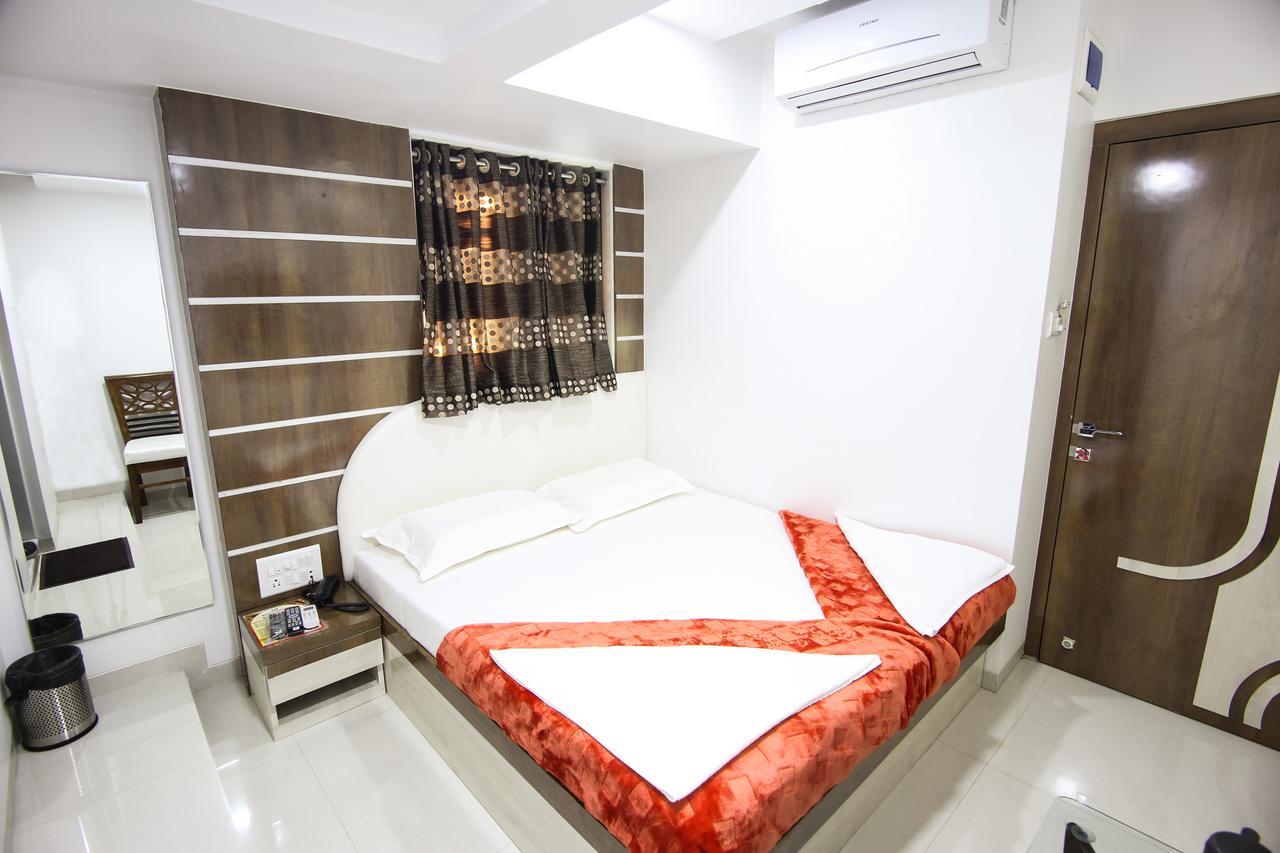 Hotel Fantacee Navi Mumbai Ngoại thất bức ảnh